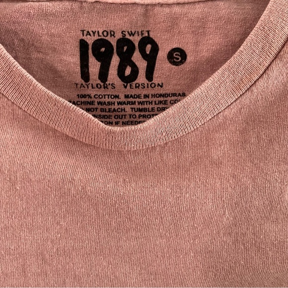🩵1989 TV Pink Tee+1989 TV CD🩵 - Picture 4 of 4